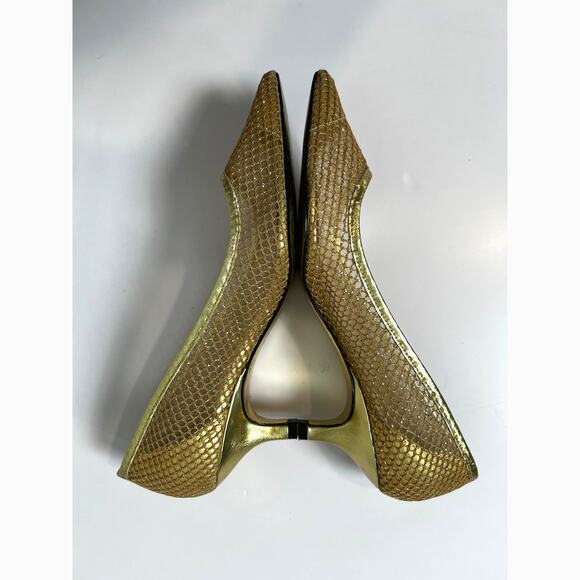 Adrianna Papell Pointed-Toe Gold Mesh Kitten Heel 6M - Picture 3 of 10